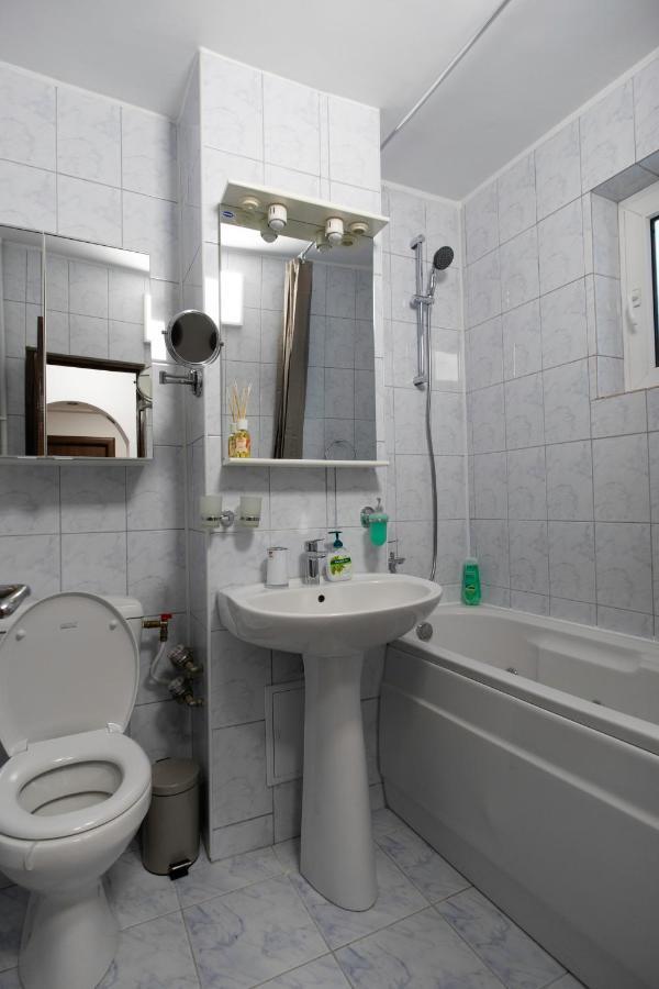 White Glamour Buzau Luaran gambar