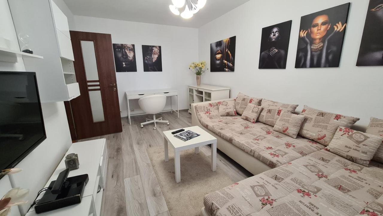 White Glamour Buzau Luaran gambar