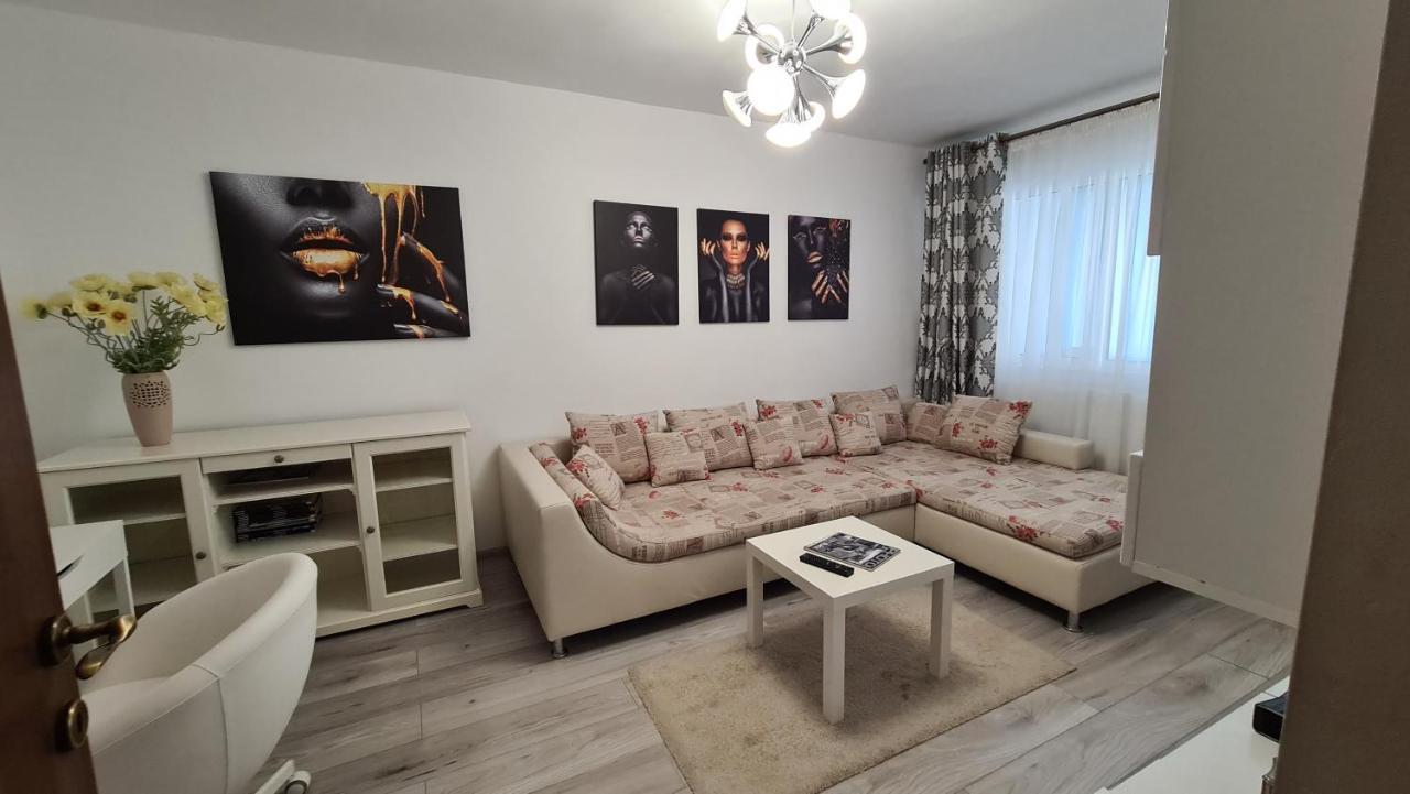 White Glamour Buzau Luaran gambar